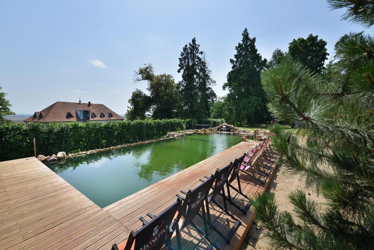 Chateau Loucen Garden Retreat ภายนอก รูปภาพ