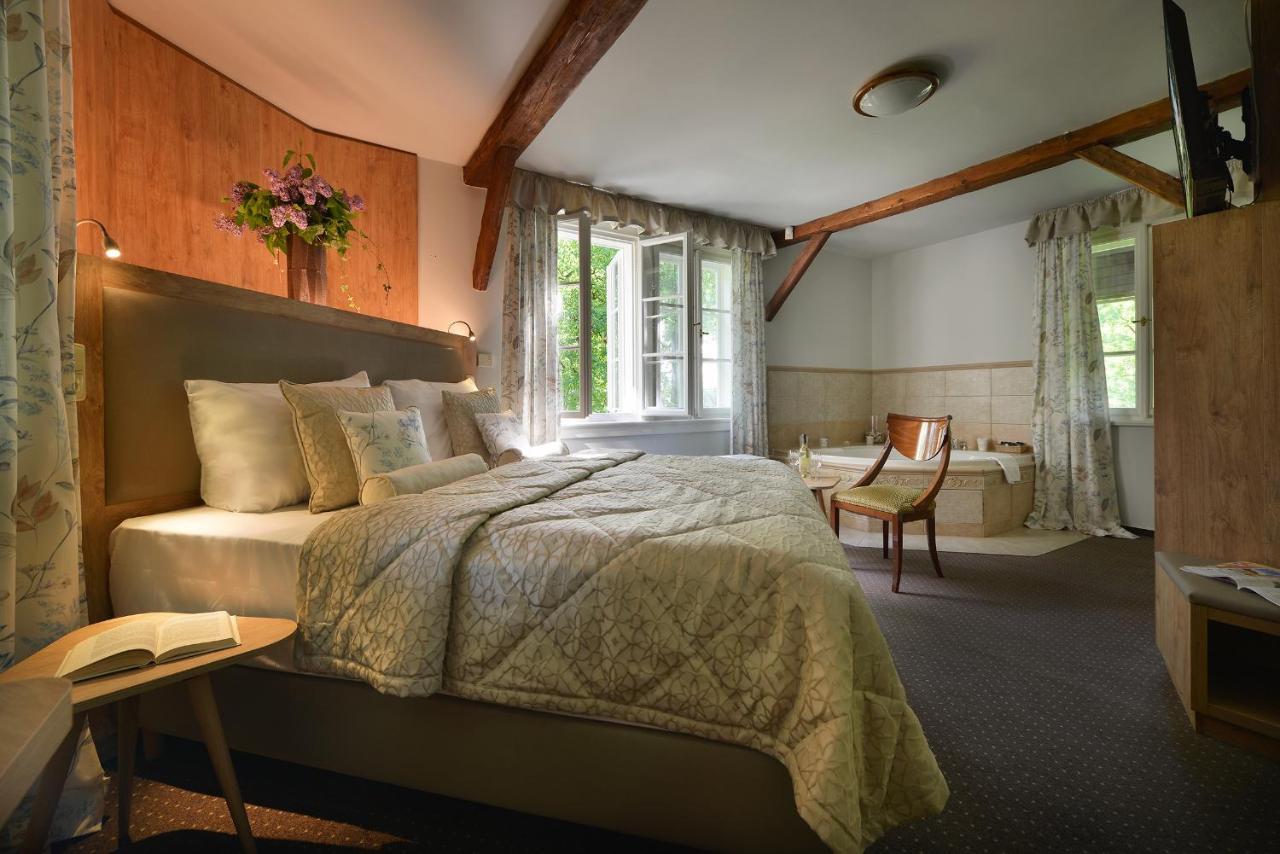 Chateau Loucen Garden Retreat ภายนอก รูปภาพ