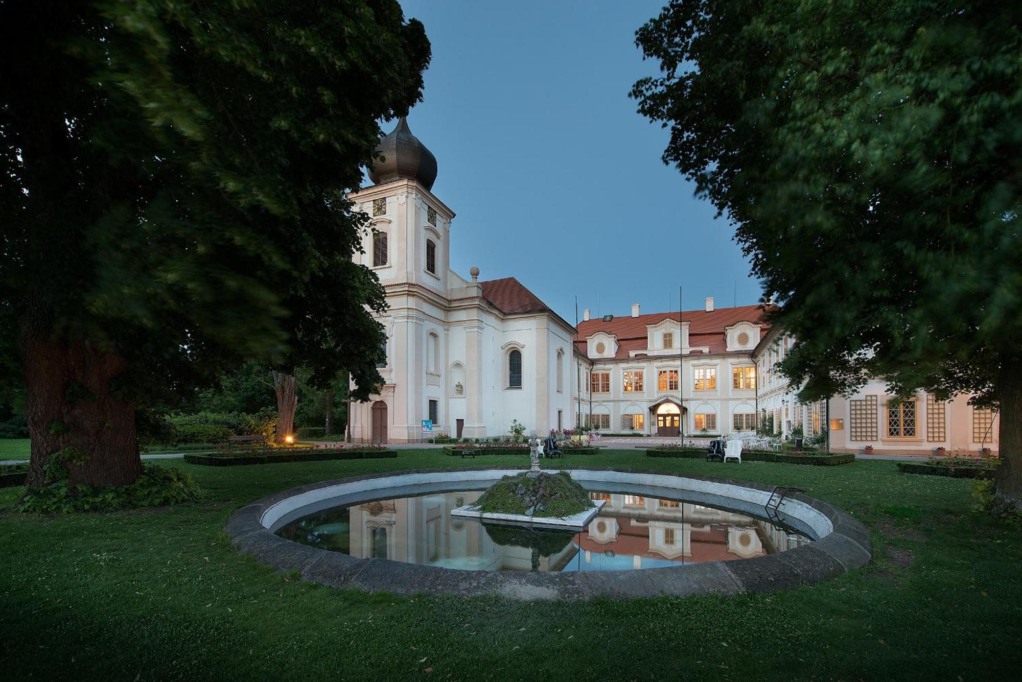 Chateau Loucen Garden Retreat ภายนอก รูปภาพ